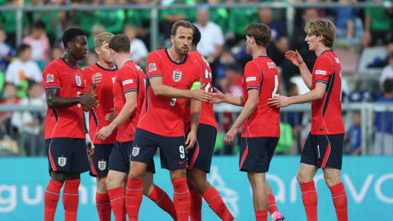 Jugadores de Inglaterra y un festejo de gol contra Croacia por la Liga de Naciones.