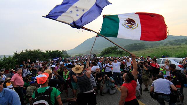 Ante amenazas, muchos migrantes de la caravana consideran quedarse en México Ante amenazas, muchos migrantes de la caravana consideran quedarse en México