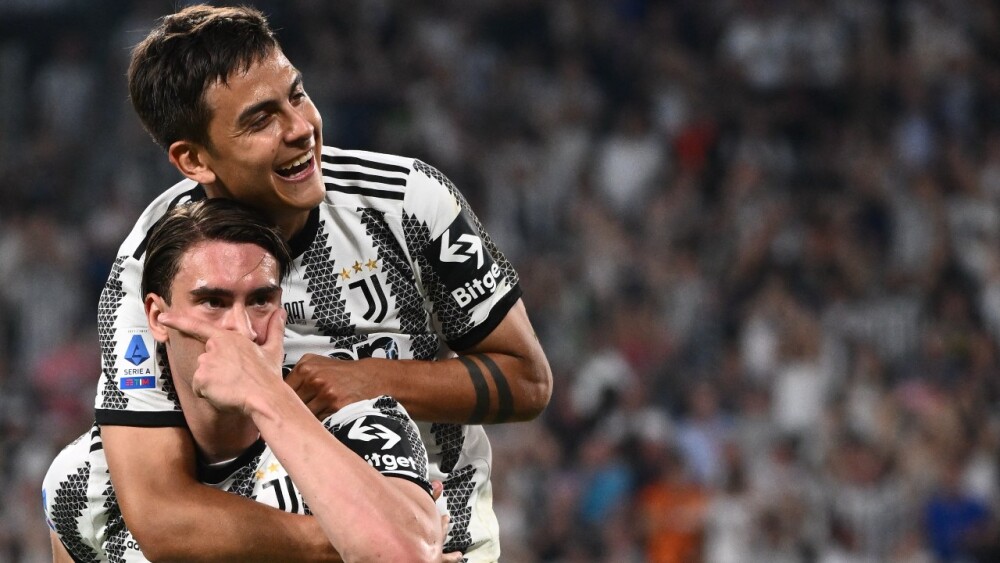 Vlahovic y Dybala Foto AFP.jpg