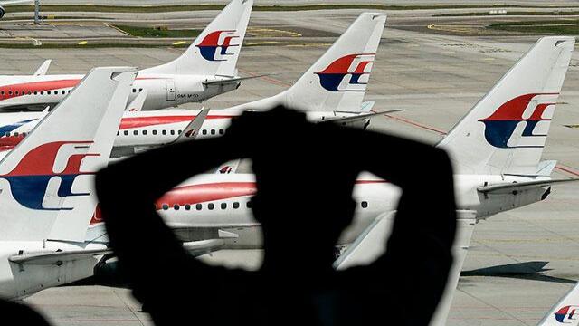 ¿Un suicidio? Misteriosa desaparición del avión de Malaysia Airlines da un nuevo giro ¿Un suicidio? Misteriosa desaparición del avión de Malaysia Airlines da un nuevo giro