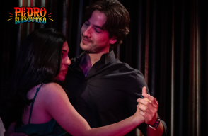 Pedro Jr. tiene un romántico momento con Lucía.