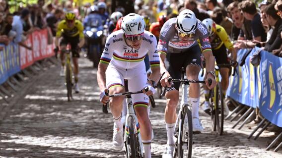Tadej Pogacar, en acción en el Tour de Flandes 2025. Tadej Pogacar, en acción en el Tour de Flandes 2025.