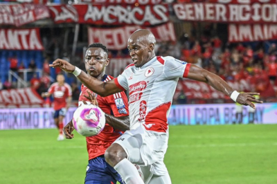 América y Medellín en acción de juego en el Pascual Guerrero, por la fecha 14 de la Liga Betplay II-2024.