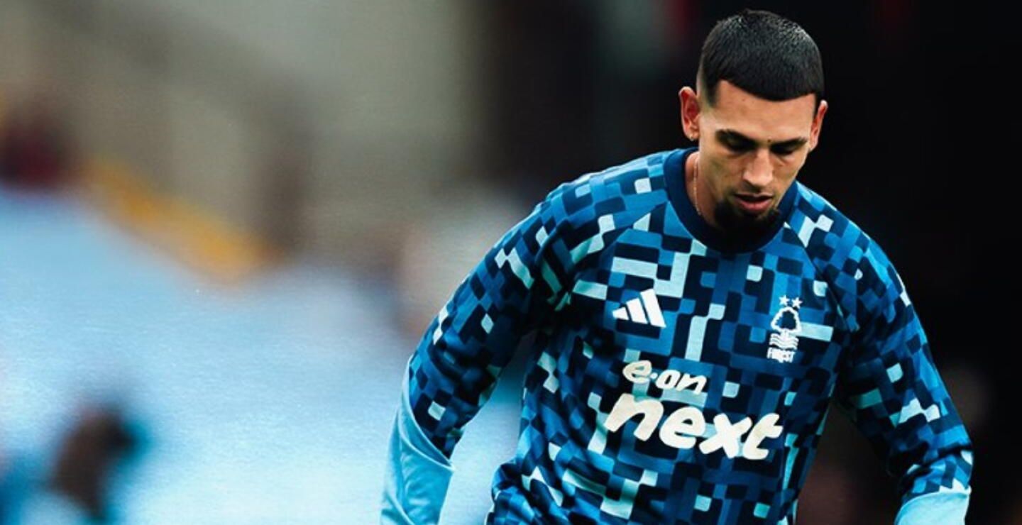 Daniel Muñoz, lateral del Nottingham Forest de la Premier League.