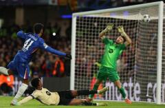 Chelsea goleó al Barcelona en la Champions League. 