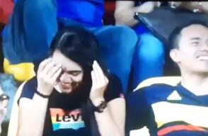 376635_viral_kiss_cam_1.jpg