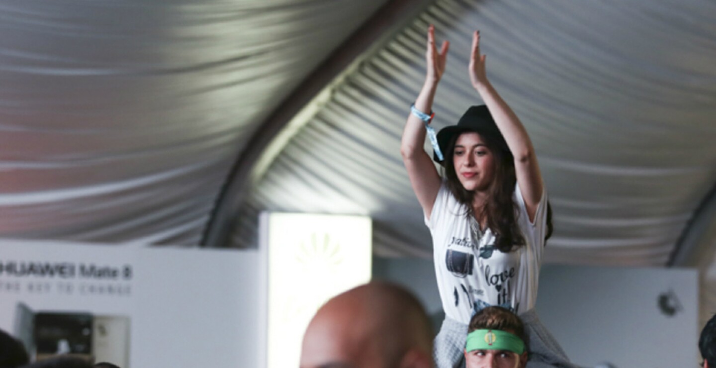 596262_stp_0000s_0005_estereo_picnic_21.jpg