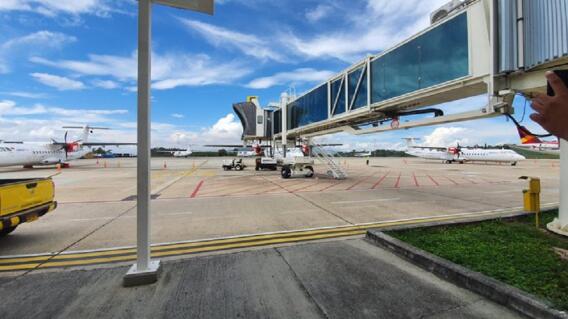 371378_BLU Radio: Aeropuerto Palonegro / Foto: Suministrada