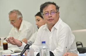 Paz total de Petro parece más un eslogan que un objetivo alcanzable, dice The Economist