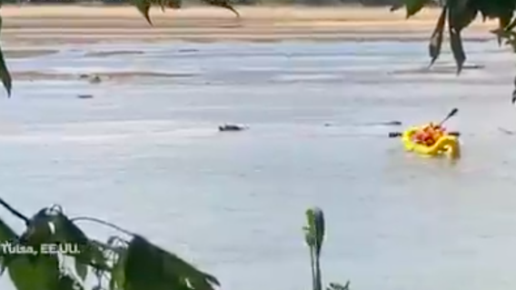 rescatistas pensaron que hombre estaba muerto, pero solo dormía en el río rescatistas pensaron que hombre estaba muerto, pero solo dormía en el río