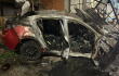 Vehículo terminó incinerado en medio de un atentado sicarial que desató grave accidente.jpg