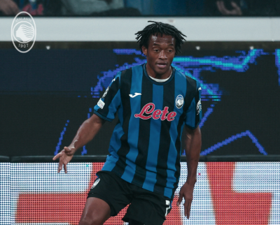 Juan Guillermo Cuadrado en acción de juego con Atalanta. 