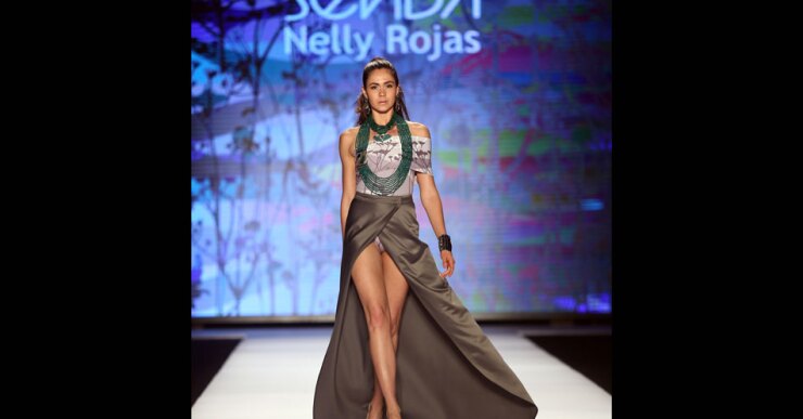 Colección: Iridiscencia 2016 . Diseñadora: Senda by Nelly Rojas. Cali Exposhow 2015