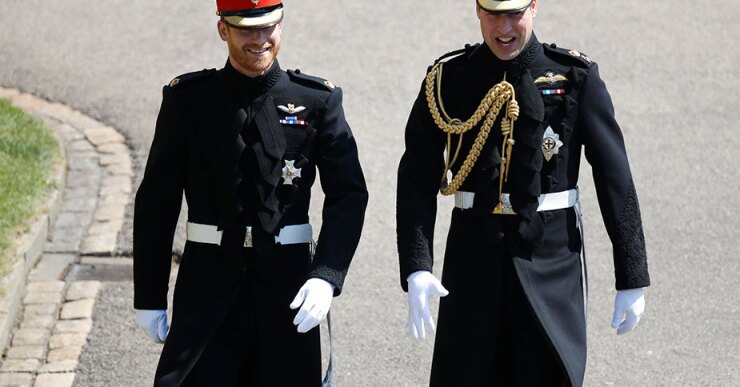 El príncipe Harry junto a su hermano, y también padrino de bodas, el príncipe William minutos antes del la ceremonia.