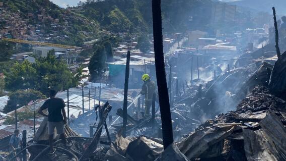 foto-incendio-en-vallejuelos-medellin.jpg foto-incendio-en-vallejuelos-medellin.jpg