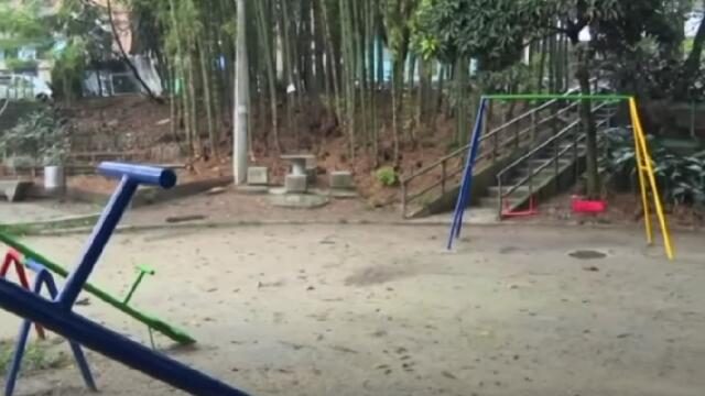 Indignación en Medellín por muerte de un niño debido a columpio en mal estado. Indignación en Medellín por muerte de un niño debido a columpio en mal estado.