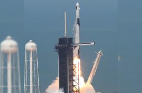 22855_La nave de la compañía aeronáutica Spacex con dos Astronautas de la nasa // FOTO: AFP