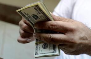 347480_BLU Radio. Dólar en Colombia se desploma // Foto: AFP