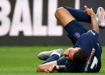 372187_Lesión Kylian Mbappe / AFP
