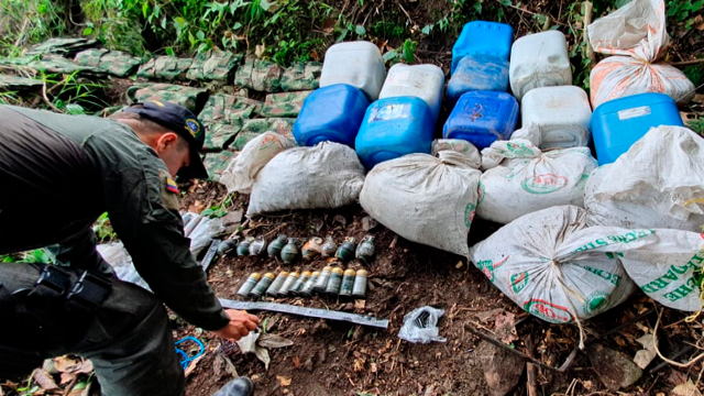 Hallan enterrada una tonelada de explosivos en zona rural de Ituango