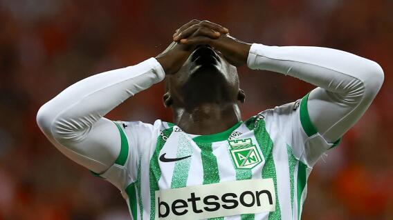 Marino Hinestroza salió expulsado frente a Internacional, por Copa Libertadores. Marino Hinestroza salió expulsado frente a Internacional, por Copa Libertadores.