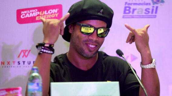 280348_ronaldinho_240518_afpe.jpg