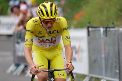 Tadej Pogacar, ciclista esloveno del UAE Team Emirates, portador del 'maillot amarillo' en el Tour de Francia 2024 Tadej Pogacar, ciclista esloveno del UAE Team Emirates, portador del 'maillot amarillo' en el Tour de Francia 2024