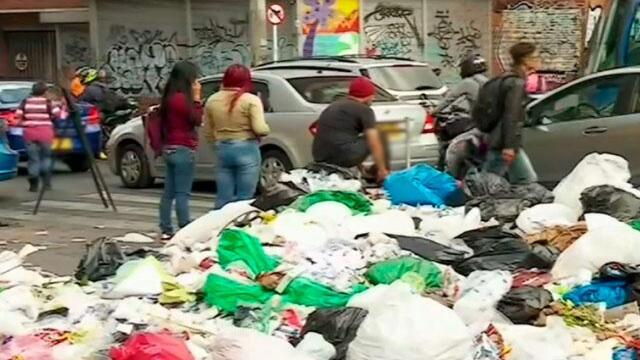 Afectados por crisis de basura que aún persiste en Bogotá sí tienen derecho a descuento en factura Afectados por crisis de basura que aún persiste en Bogotá sí tienen derecho a descuento en factura