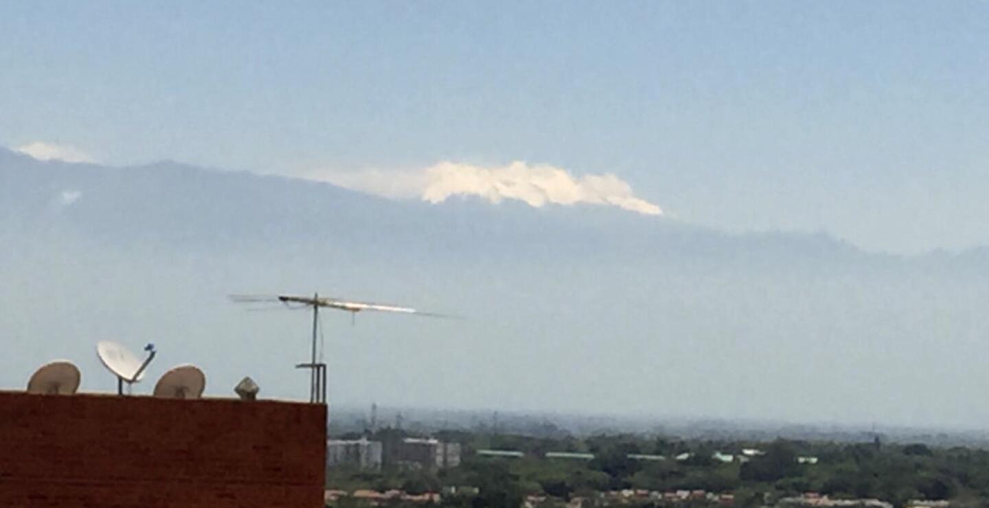 277082_Vista del Nevado del Huila desde Cali. Foto: Natalia Lenis.