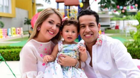 321010_Blu Radio/ Dayana Jaimes junto a Martín Elías y su hija Paula Helena. Foto: Cortesía