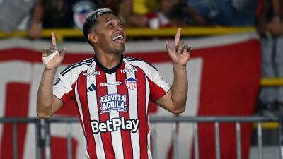 Teófilo Gutiérrez y un festejo de gol con Junior en la Copa Libertadores. 