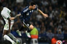 Acción de juego entre Argentina y Mauritania, en duelo de preparación.