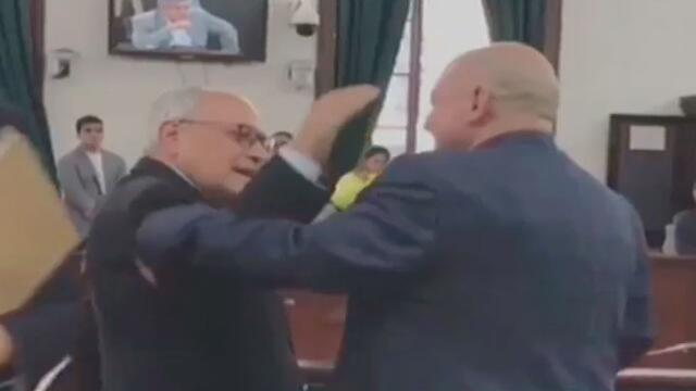 Carlos Antonio Lozada le da la bienvenida a José Obdulio Gaviria en su regreso al Congreso