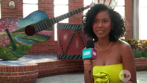 La Reina Popular del Carnaval de Barranquilla fue atracada.
