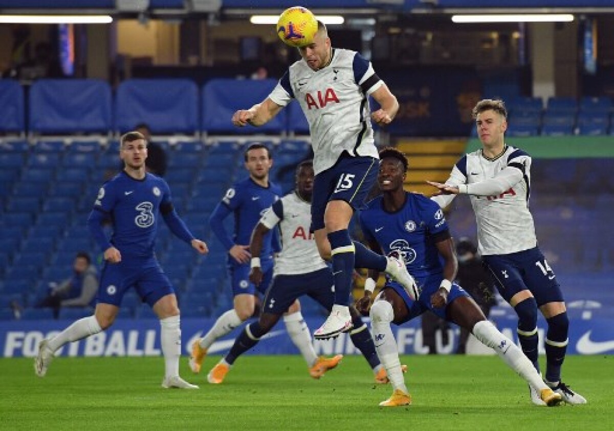 El Tottenham empata en su visita al Chelsea (0-0) y lidera la Premier 
