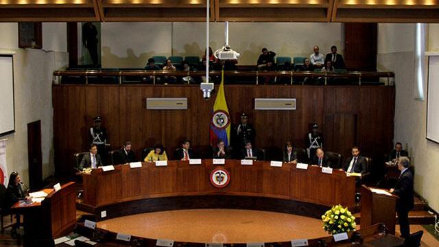 Corte Constitucional escuchó posiciones de Gobierno y Centro Democrático sobre acuerdos de paz