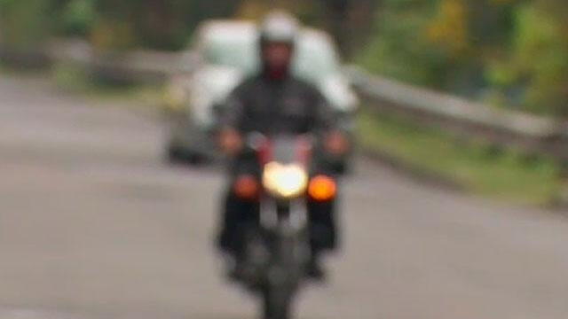 Ladrones en moto no tienen ningún problema para seguir robando sin parrillero