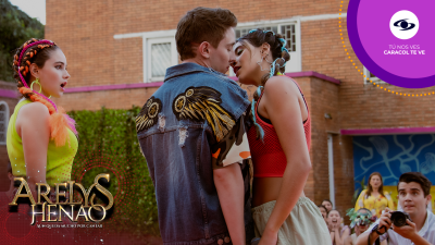 Adelaida se quiebra con el beso de Robbi y Lina en Arelys Henao, aún queda mucho por cantar.
