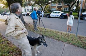 Las autoridades de Dallas (Texas) dijeron hoy que no tienen entre sus planes sacrificar al perro de la trabajadora de salud contagiada de ébola en esa ciudad de Estados Unidos, ya que el animal no muestra evidencia alguna de estar enfermo.