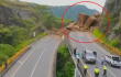 Video muestra bloqueos en la Ruta del Sol por enormes rocas que cayeron en la vía