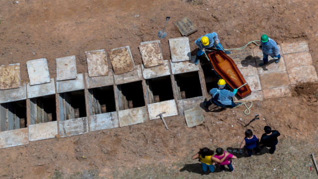 Con 881 muertos en un día, Brasil registró su peor cifra desde el inicio de la pandemia  