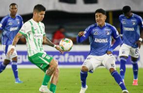 Acción de juego entre Millonarios y Nacional por la segunda fecha de cuadrangulares de Liga I-2025.