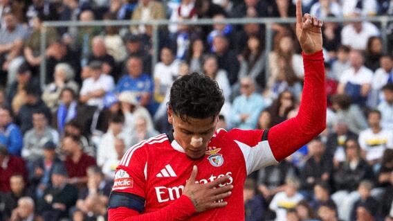 Richard Ríos marcó gol en empate del Benfica contra Famalicao.