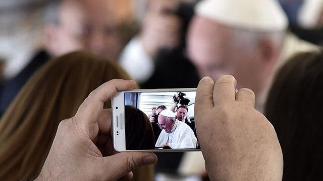 Visita del papa Francisco, un reto para red de celulares y datos 