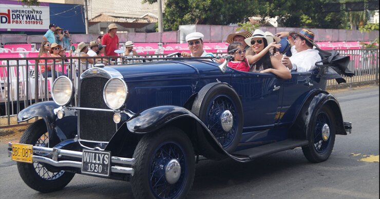 22-autos-antiguos-feria-de-cali-2015.jpg