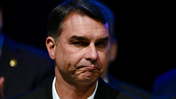 Desde EE. UU., Flávio Bolsonaro desconoce victoria de Lula y se proclama "verdadero presidente electo"