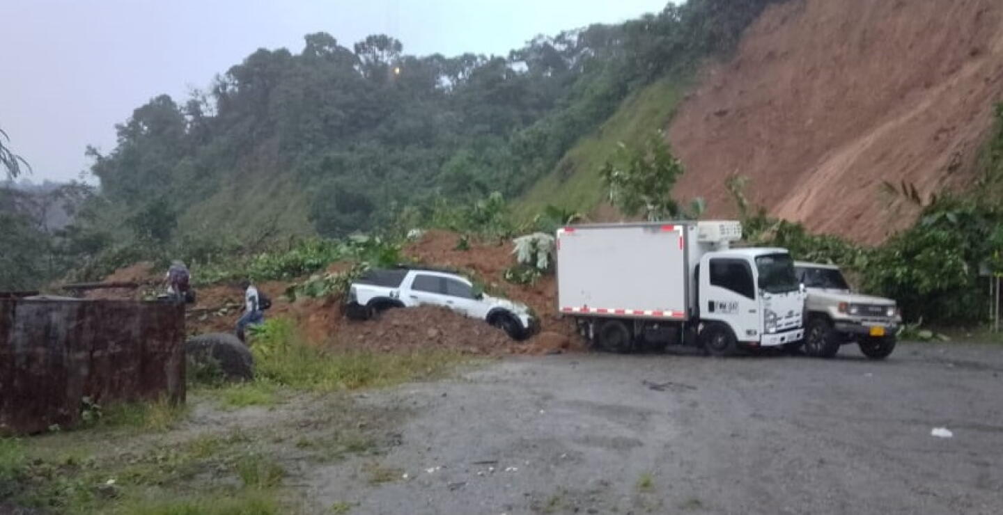 Deslizamiento en Chocó deja decenas de personas atrapadas en una casa