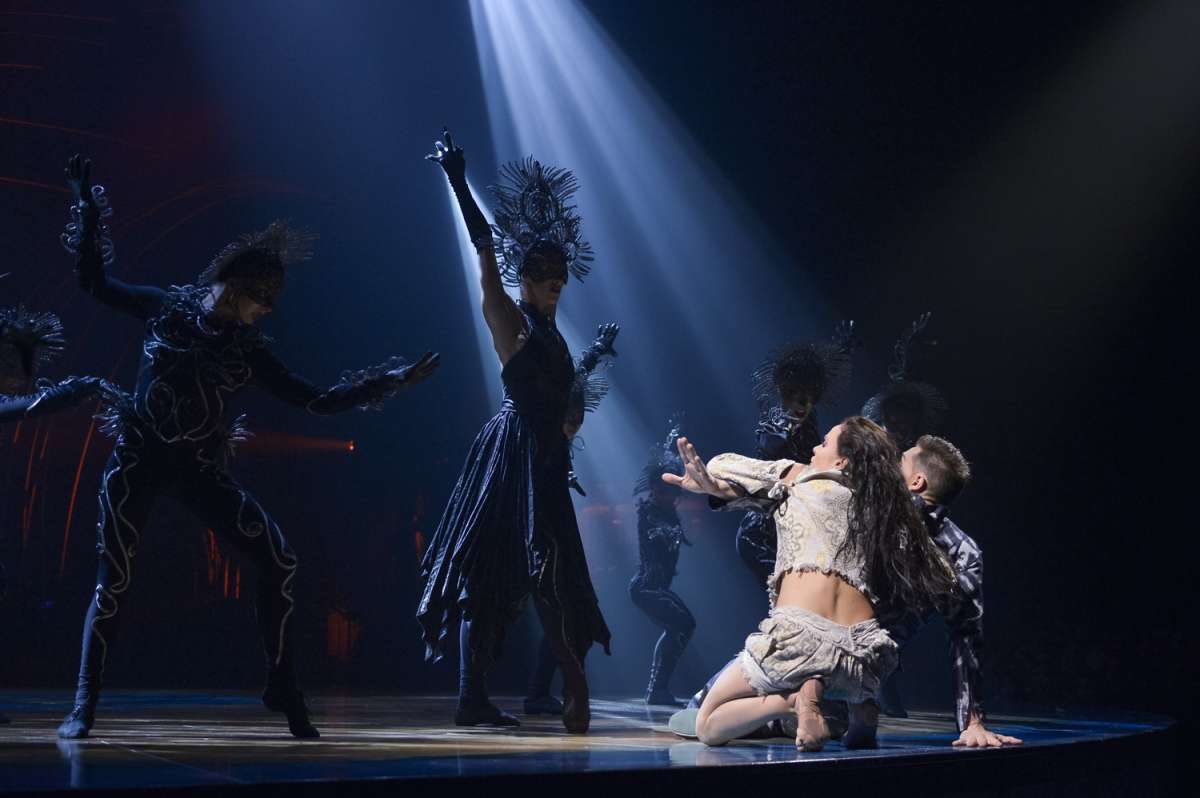 636492_amaluna_cirque_du_soleil_shock_davod_schwarz7899.jpg