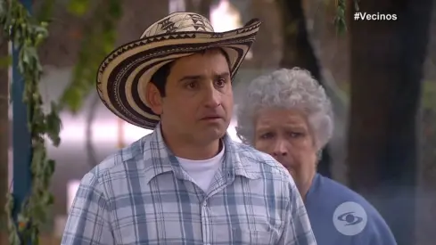 Capítulo 17 Vecinos: Tatiana se enoja con Óscar y le llama la atención frente a todos los vecinos