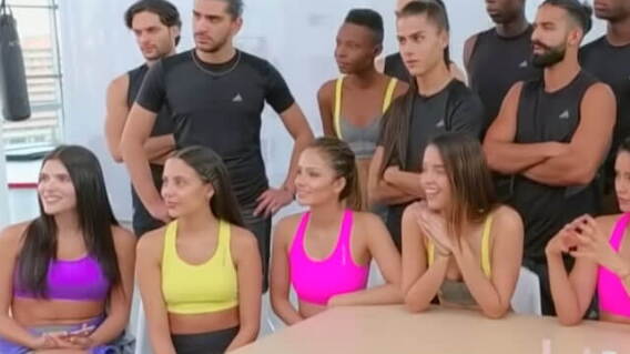 La Agencia, batalla de modelo / Tomada de Youtube.